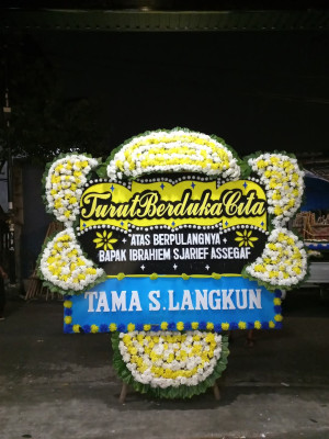 Papan Bunga Duka di Awipari