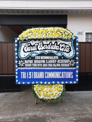 Papan Bunga Duka di Awipari